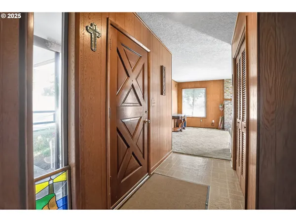 $700,000 | 9479 Southeast Hillcrest Road, Happy Valley, OR 97086