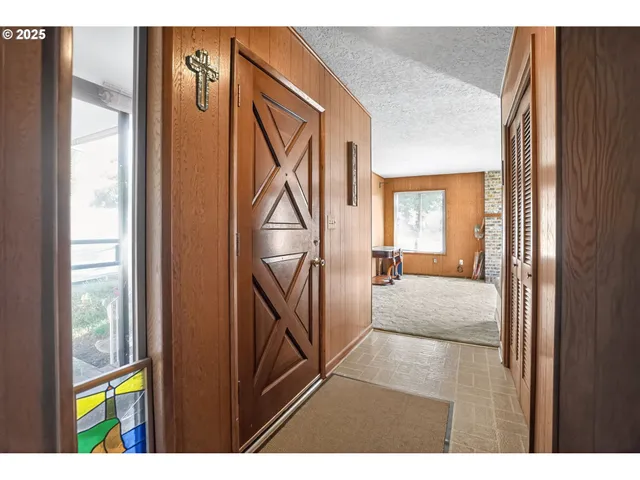 a view of an entryway