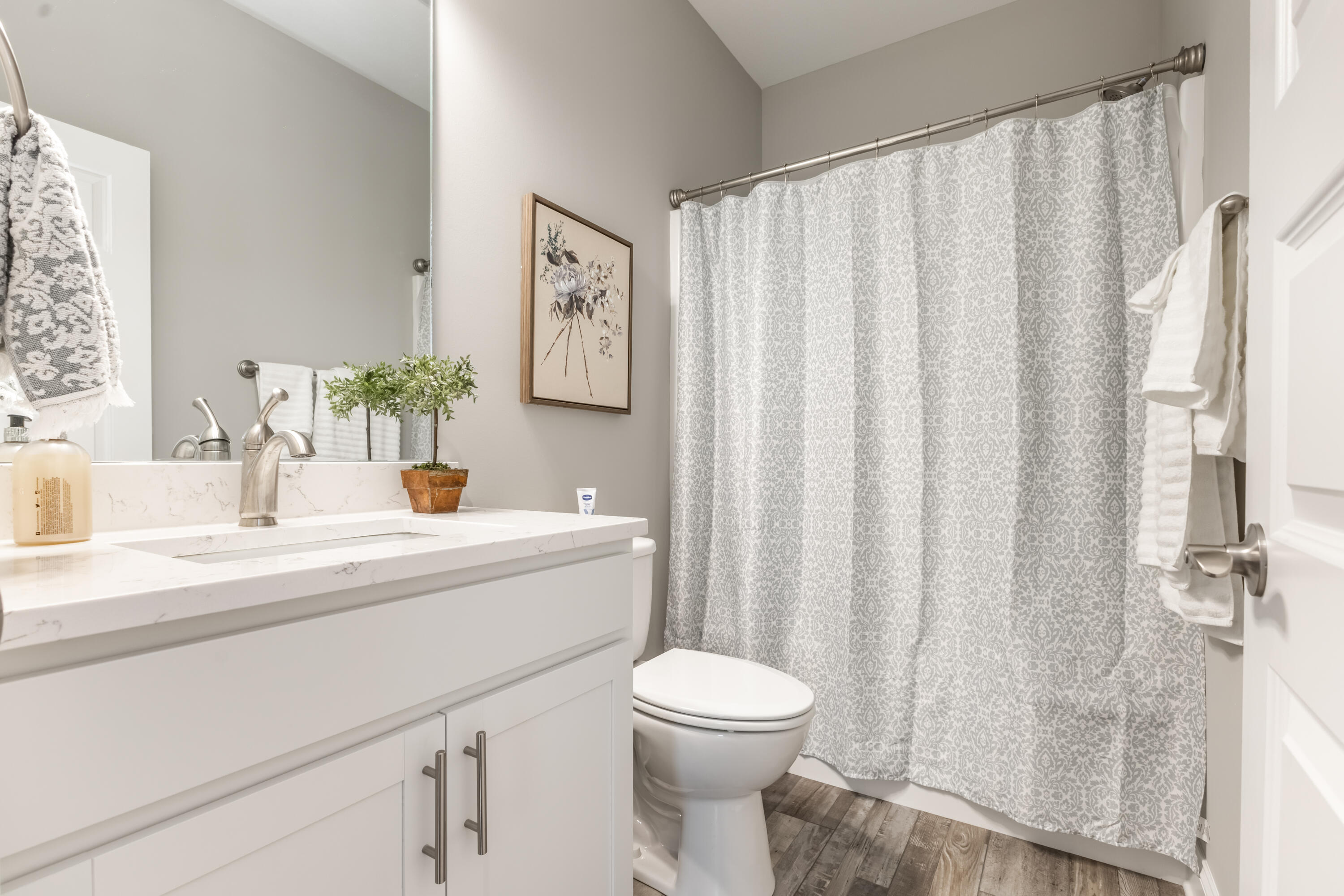 5031 Oop Road Chattanooga, TN 37416 - Photo 22 of 29 Guest bathroom