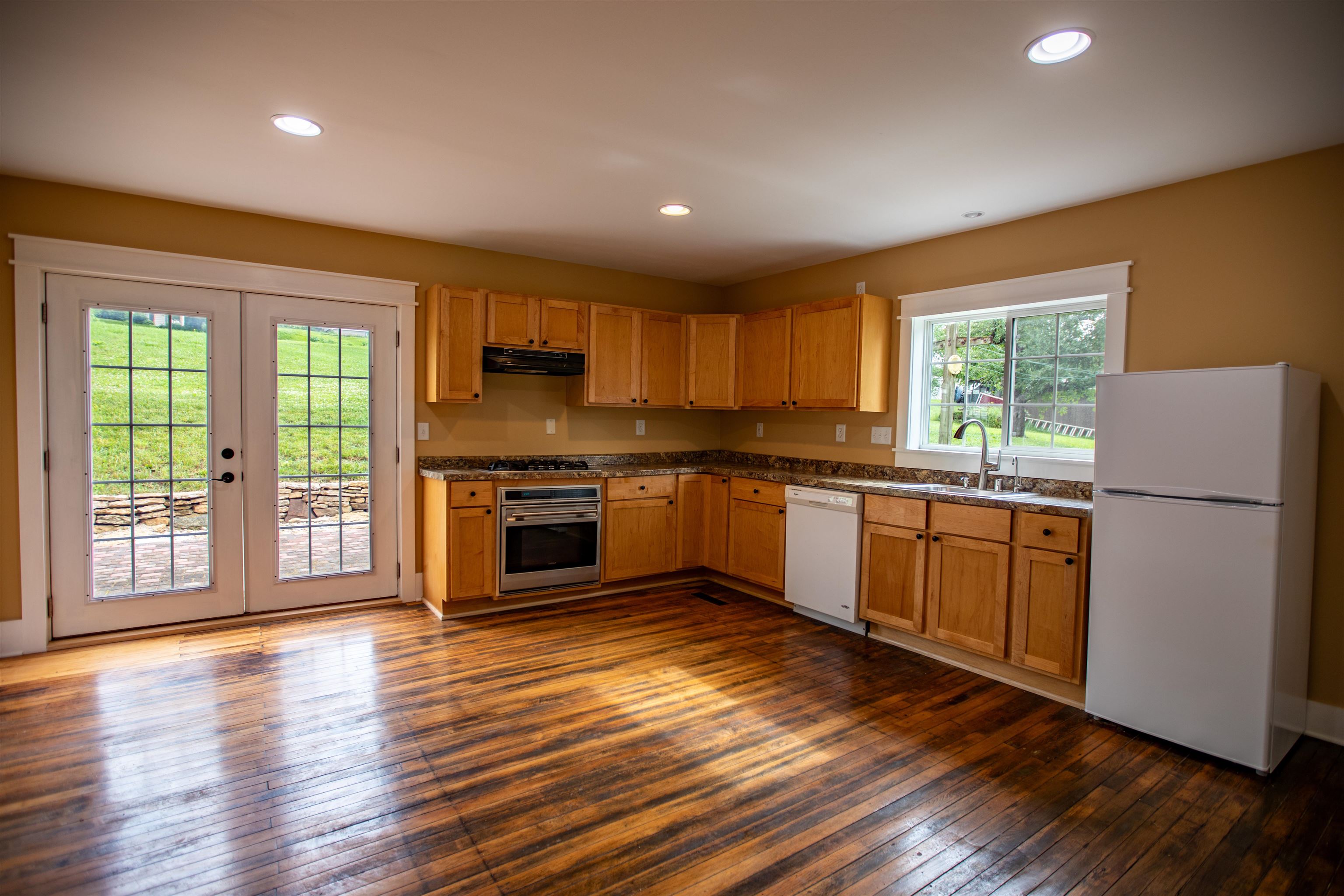 215 5th Street Mineral Point, WI 53565 - Photo 23 of 37