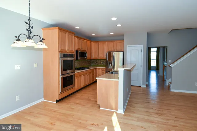 $3,200 | 43265 Morven Square, Ashburn, VA 20147