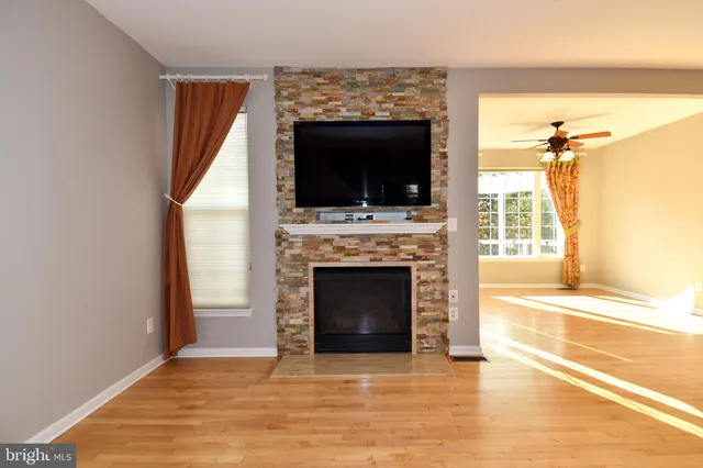 $3,200 | 43265 Morven Square, Ashburn, VA 20147