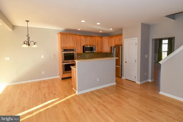 $3,200 | 43265 Morven Square, Ashburn, VA 20147