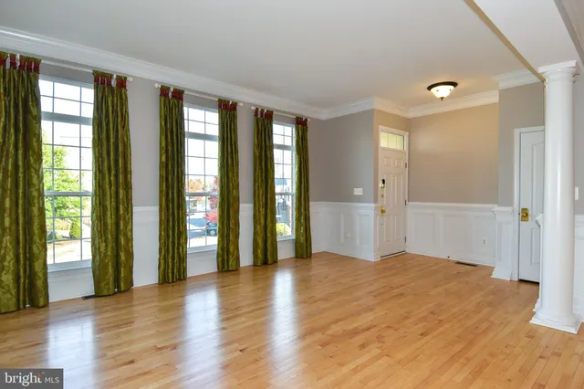 $3,200 | 43265 Morven Square, Ashburn, VA 20147