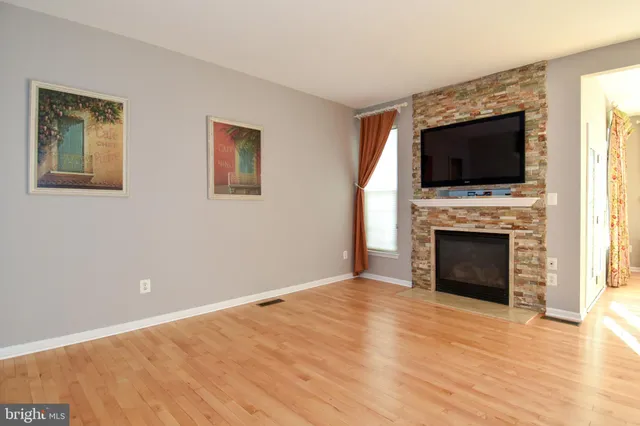 $3,200 | 43265 Morven Square, Ashburn, VA 20147