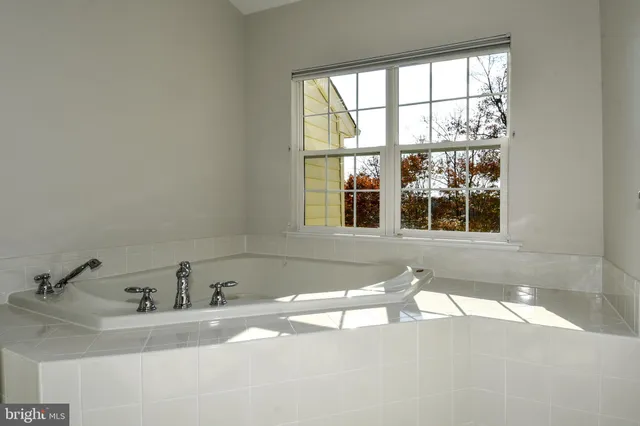 $3,200 | 43265 Morven Square, Ashburn, VA 20147