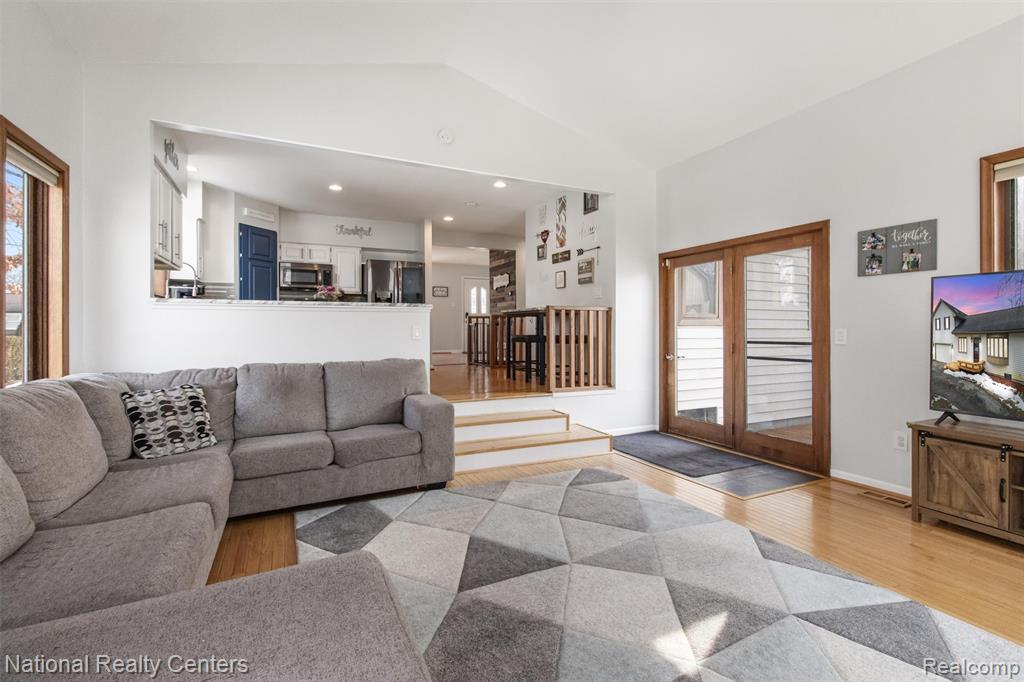 3857 Ellisia Road Commerce Township, MI 48382 - Photo 11 of 51 Gallery Image 11