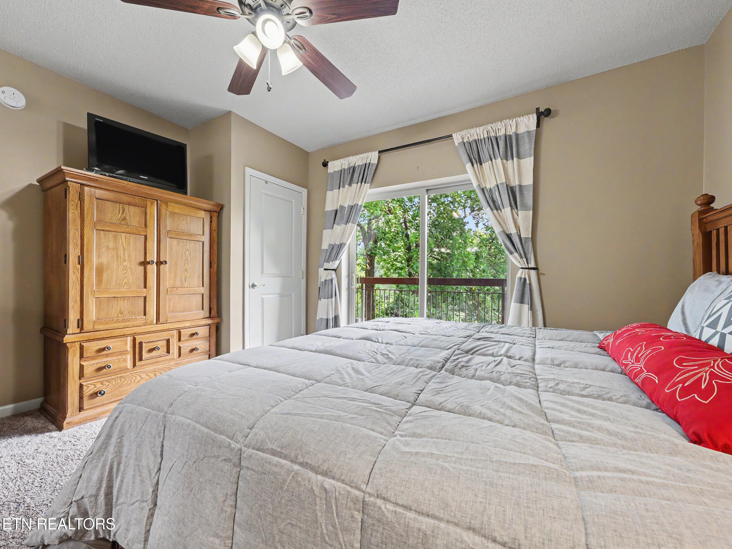 3919 South River Road, Unit 305 Pigeon Forge, TN 37863 - Photo 19 of 47 20_img_5057