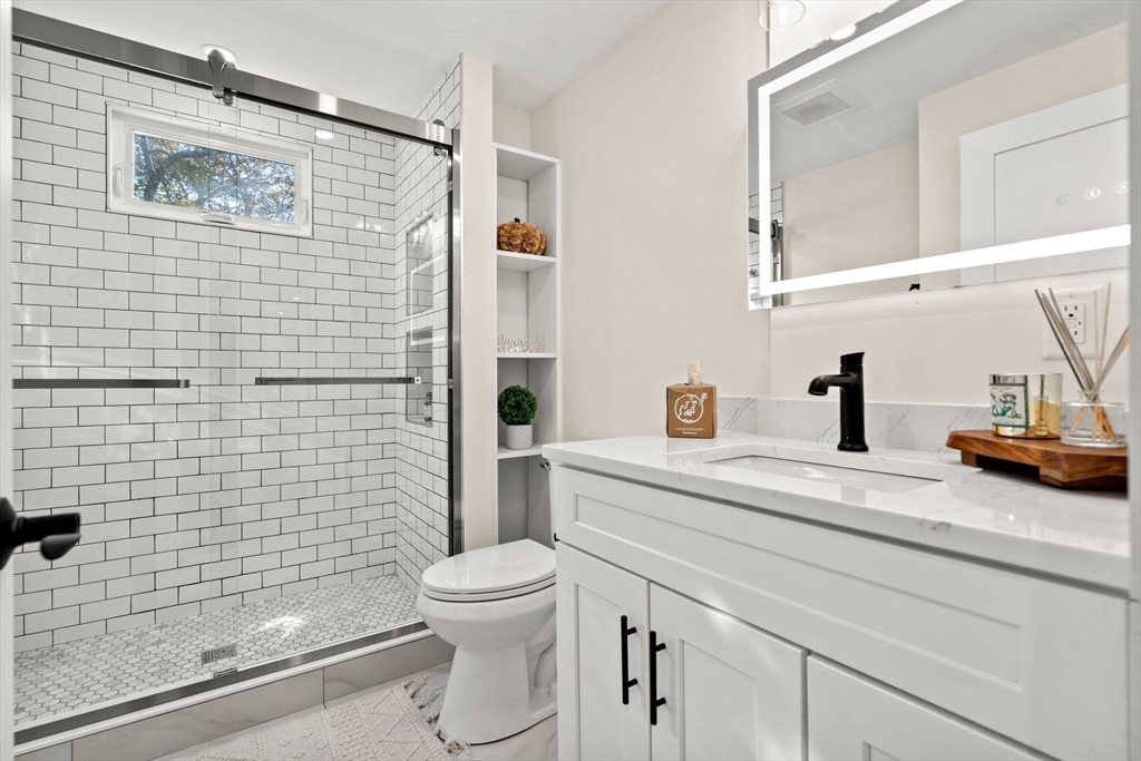 10 High Street Salisbury, MA 01952 - Photo 17 of 40