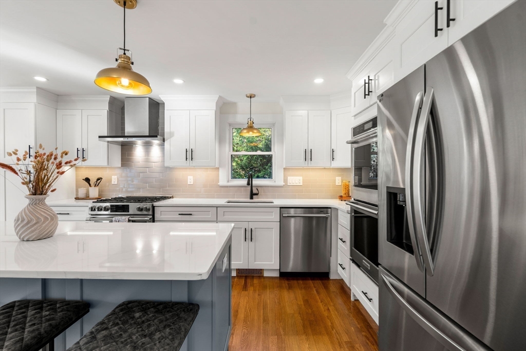 10 High Street Salisbury, MA 01952 - Photo 2 of 40