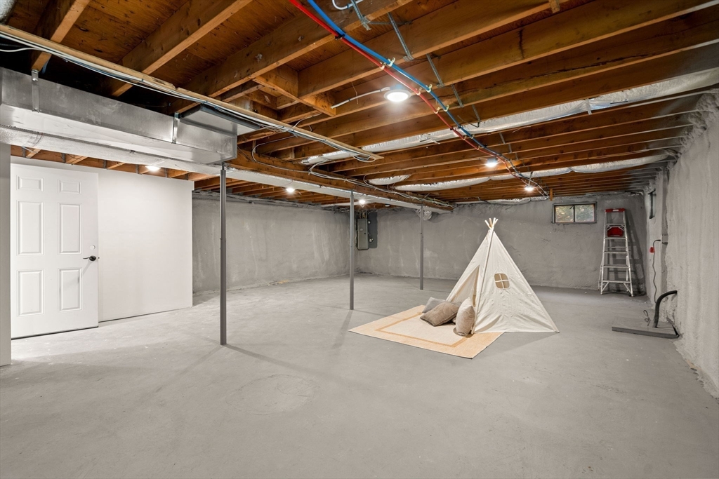 10 High Street Salisbury, MA 01952 - Photo 26 of 40