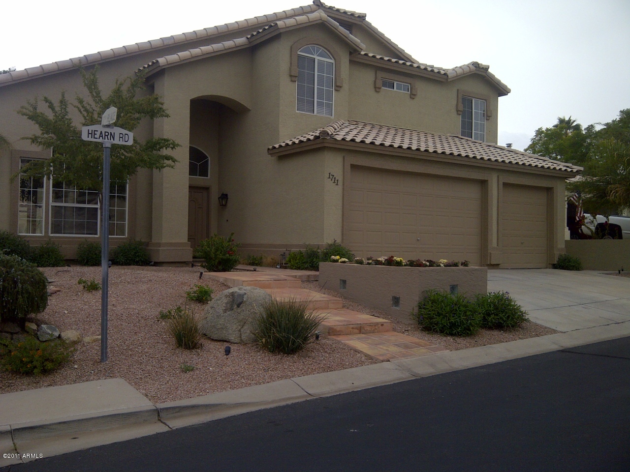 1711 East Hearn Road Phoenix, AZ 85022 - Photo 1 of 25 FRONT OF HOUSE