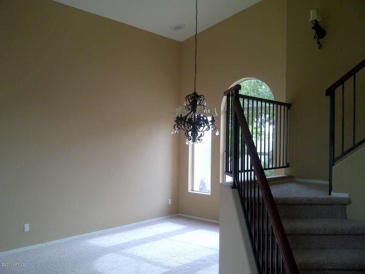 1711 East Hearn Road Phoenix, AZ 85022 - Photo 2 of 25 FRONT ROOM VIEW TO DINING