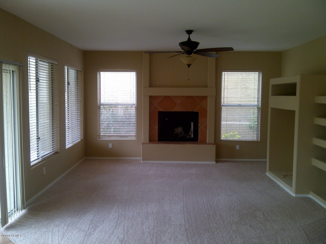 1711 East Hearn Road Phoenix, AZ 85022 - Photo 6 of 25 FAMILY ROOM