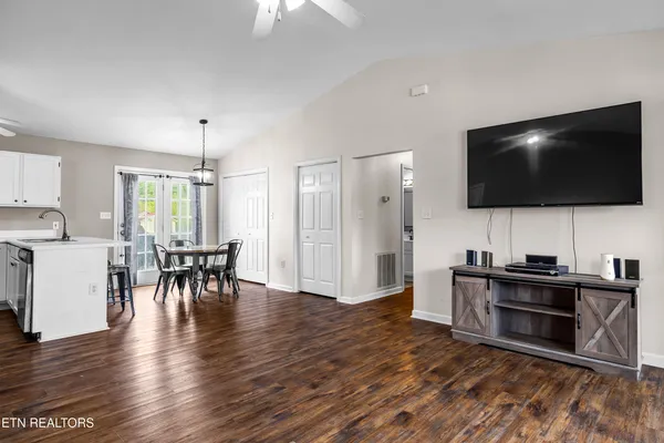 $275,000 | 110 Scenic Springs Lane, Maynardville, TN 37807