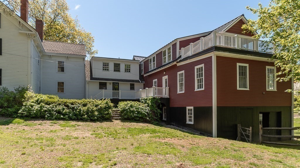 60 Walnut Road Wenham, MA 01984 - Photo 29 of 42 a front view of a house