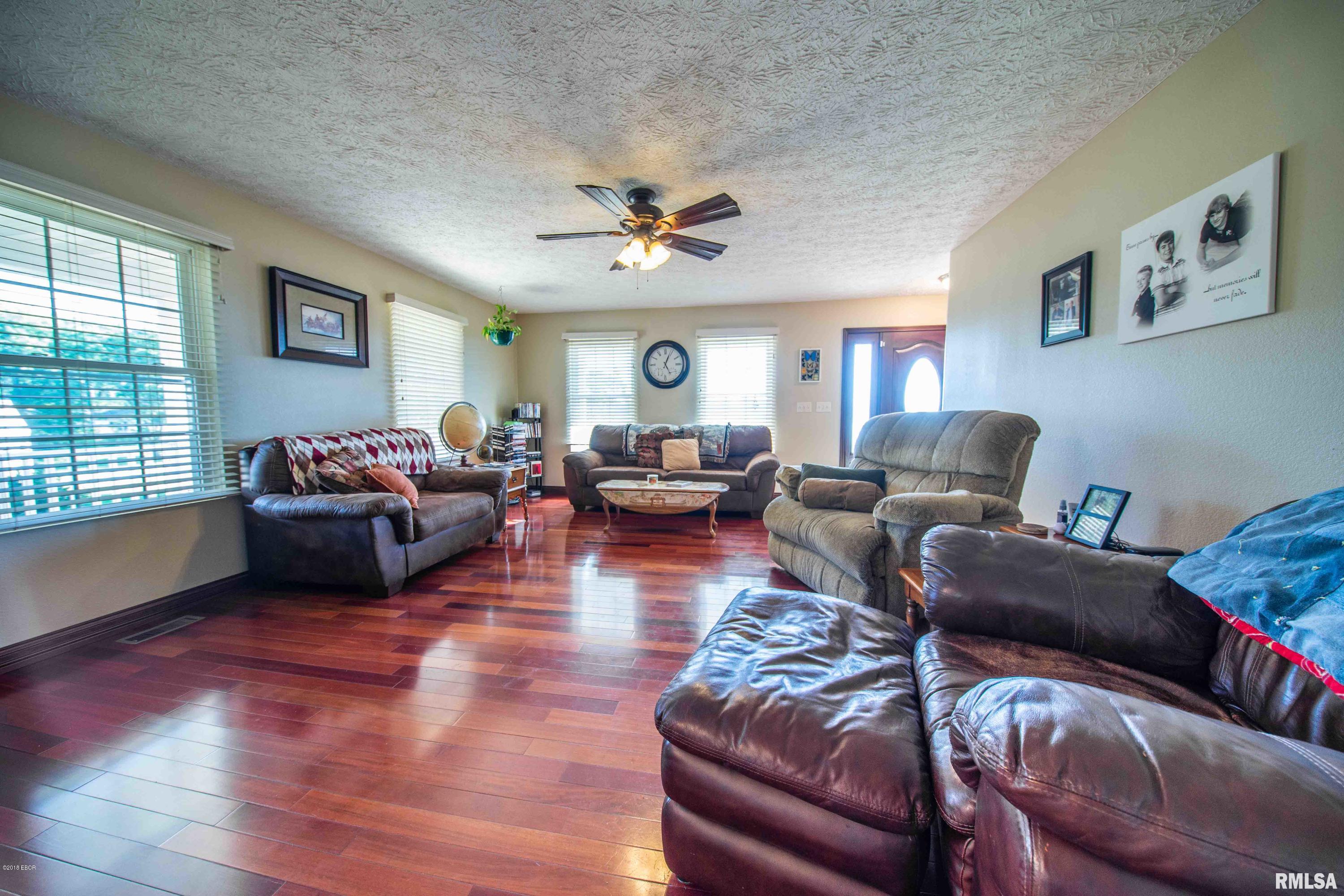 14860 Thackeray Road McLeansboro, IL 62859 - Photo 5 of 50 Gallery Image 5