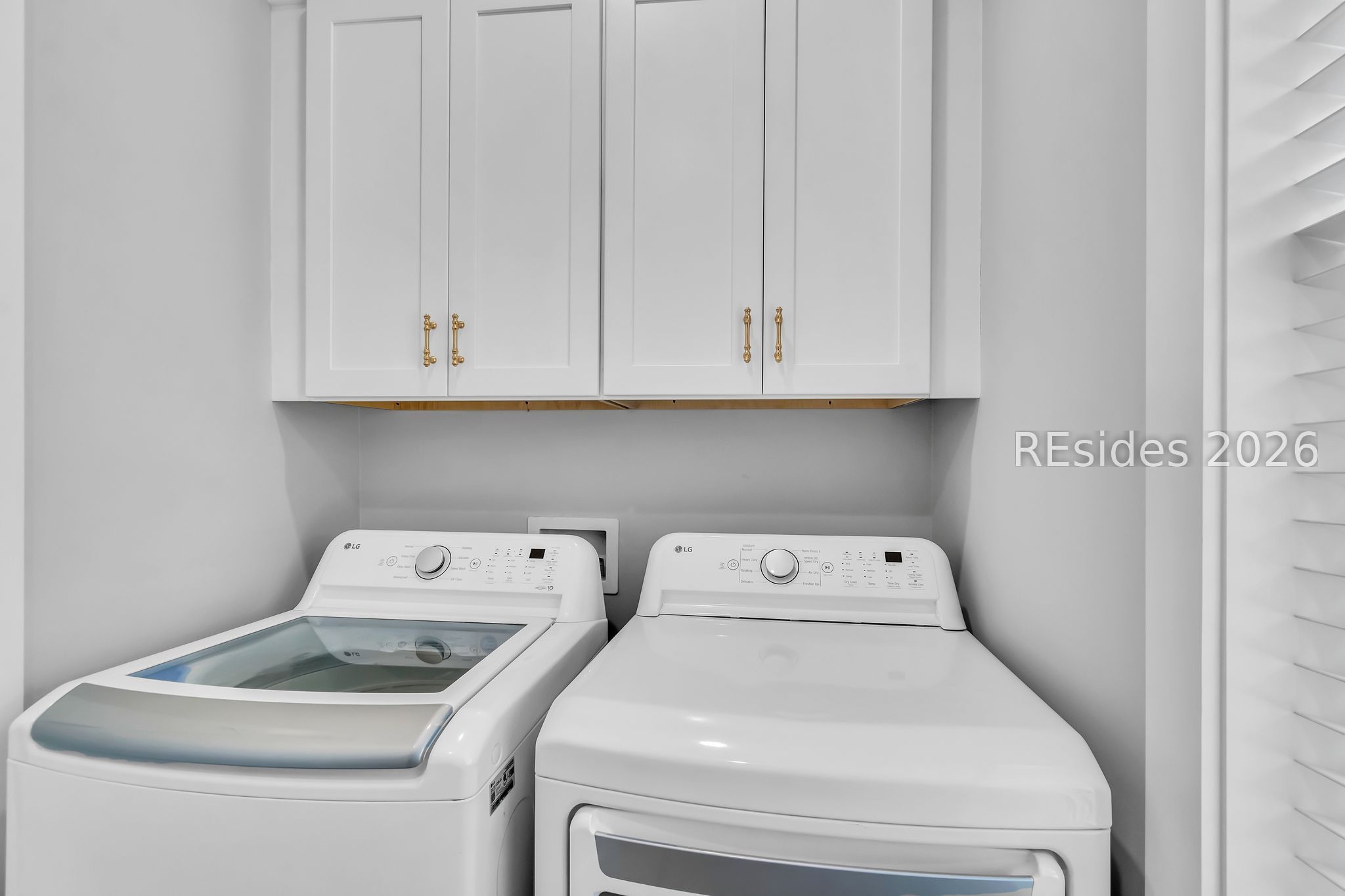 26 Pilot Point Road Ridgeland, SC 29936 - Photo 25 of 63 Laundry room off of kitchen