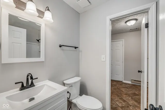 $199,000 | 5615 Knoxville Drive, Indianapolis, IN 46221