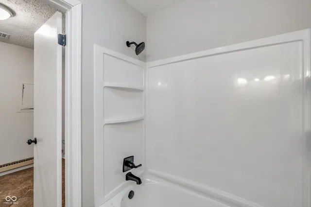 $199,000 | 5615 Knoxville Drive, Indianapolis, IN 46221