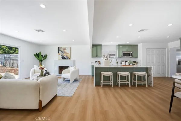$1,089,000 | 2414 South Poplar Street, Santa Ana, CA 92704