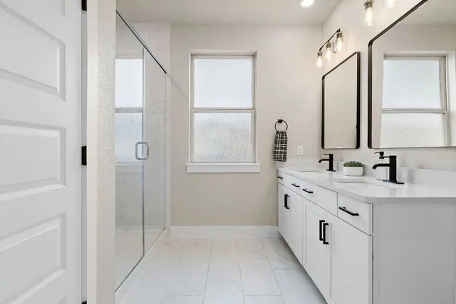 $379,900 | 4001 Promontory Point Trail, Georgetown, TX 78626