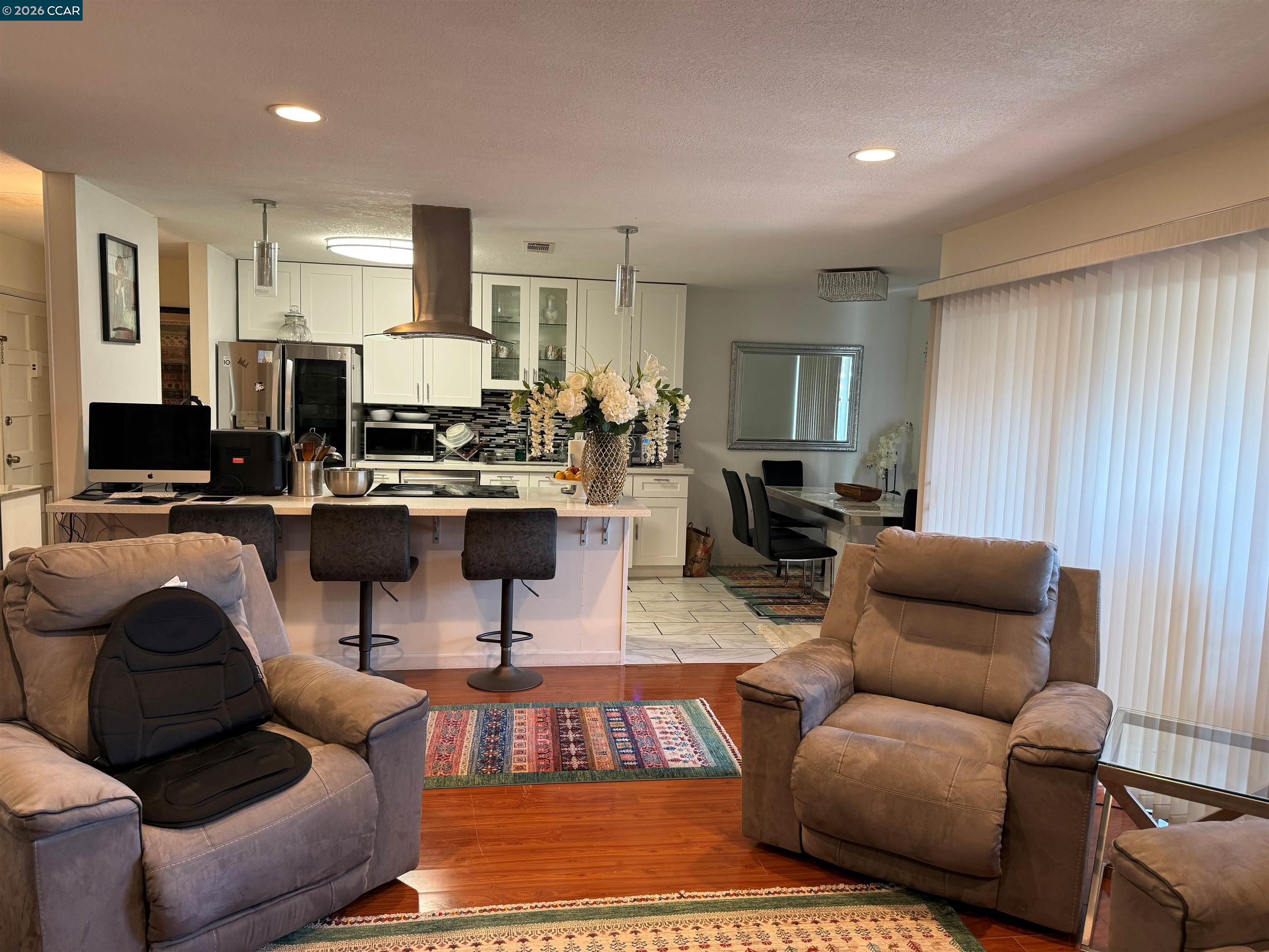 825 Oak Grove Road, Unit 17 Concord, CA 94518 - Photo 4 of 16 Gallery Image 4
