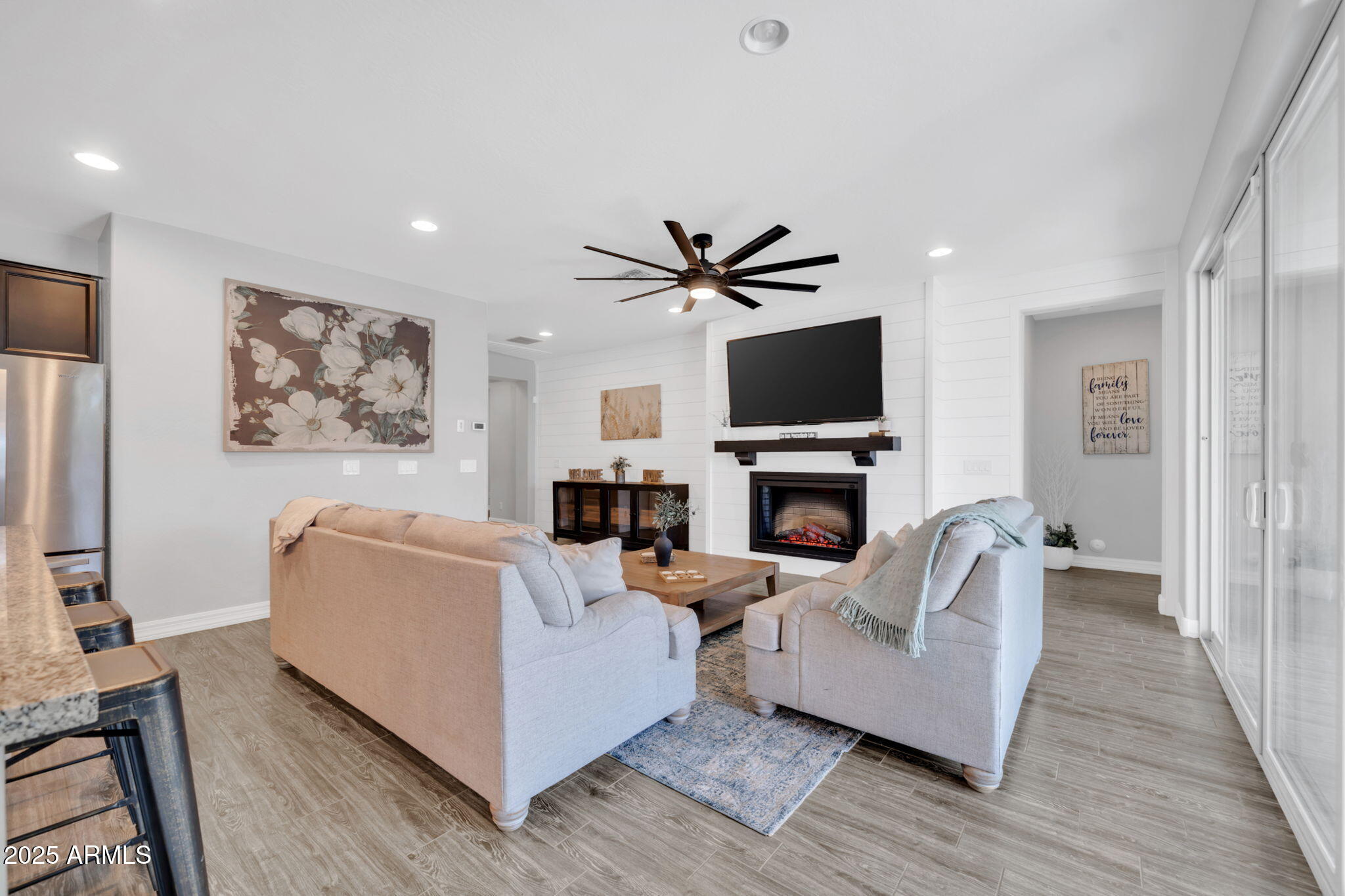 20159 Rosa Road Queen Creek, AZ 85142 - Photo 4 of 28 spacious living!