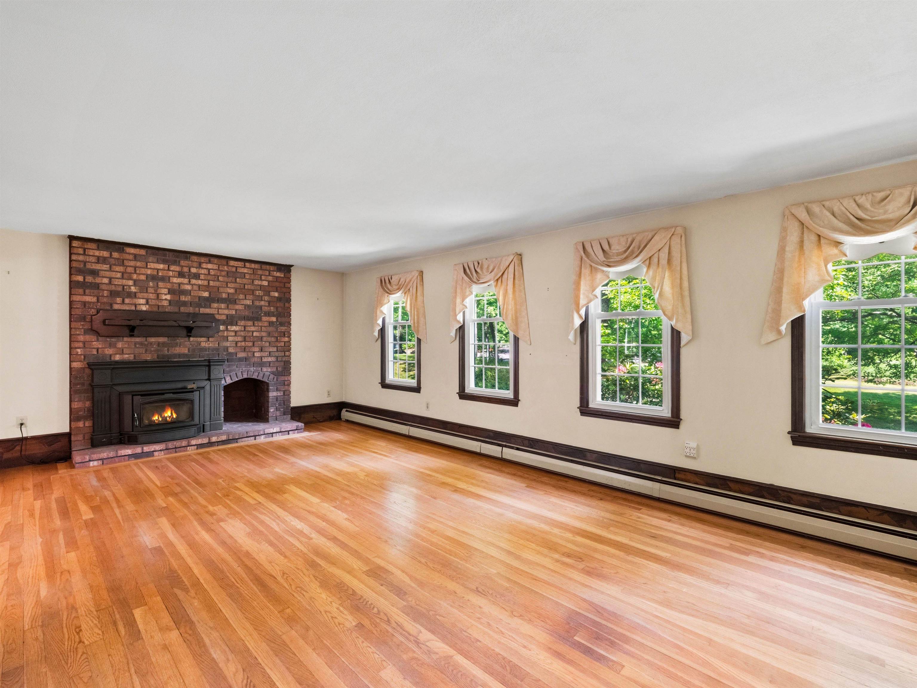 35 Sawyer Road Hampstead, NH 03841 - Photo 8 of 58