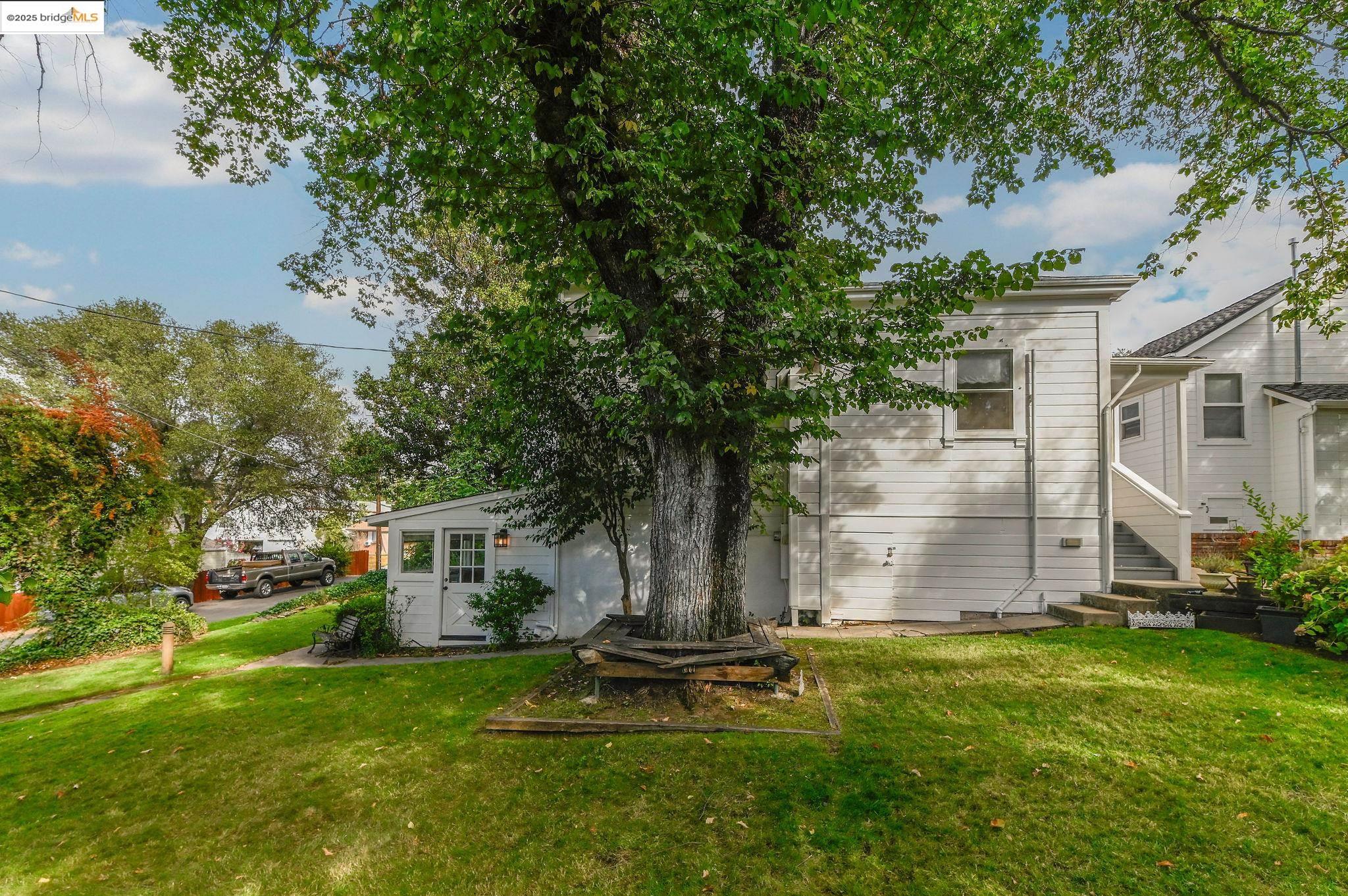 68 Church Hill Road San Andreas, CA 95249 - Photo 25 of 59 a front view of a house with garden