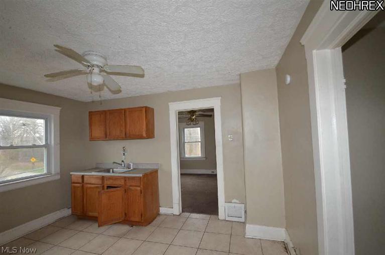 4043 Valley Road Cleveland, OH 44109 - Photo 12 of 18