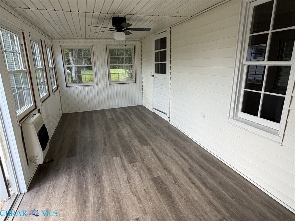 728 Greys Point Road Topping, VA 23169 - Photo 8 of 23 Gallery Image 8