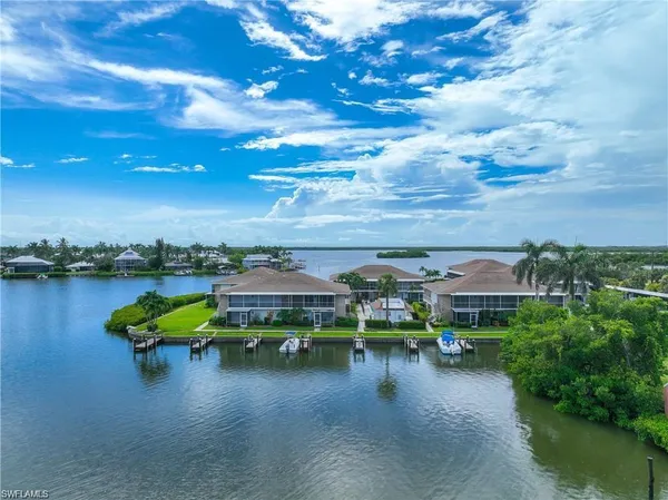 $369,999 | 330 Kon Tiki Drive, Unit C7, Naples, FL 34113