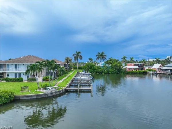$369,999 | 330 Kon Tiki Drive, Unit C7, Naples, FL 34113