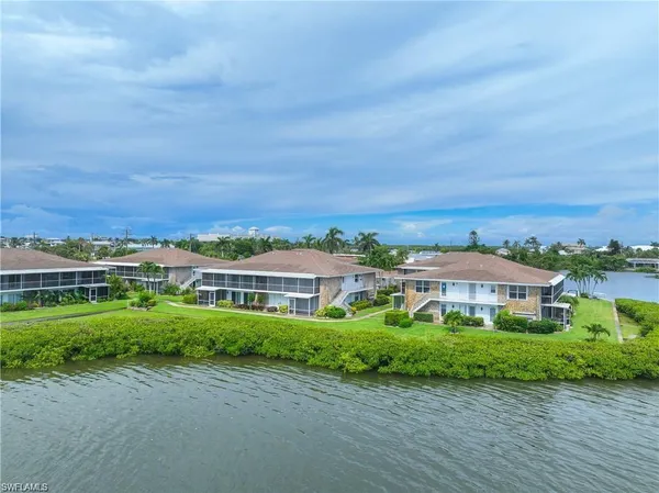 $369,999 | 330 Kon Tiki Drive, Unit C7, Naples, FL 34113