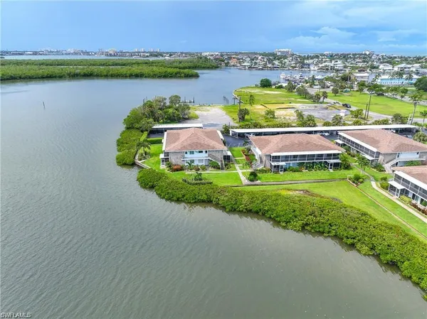 $369,999 | 330 Kon Tiki Drive, Unit C7, Naples, FL 34113