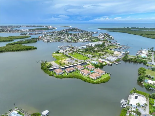 $369,999 | 330 Kon Tiki Drive, Unit C7, Naples, FL 34113