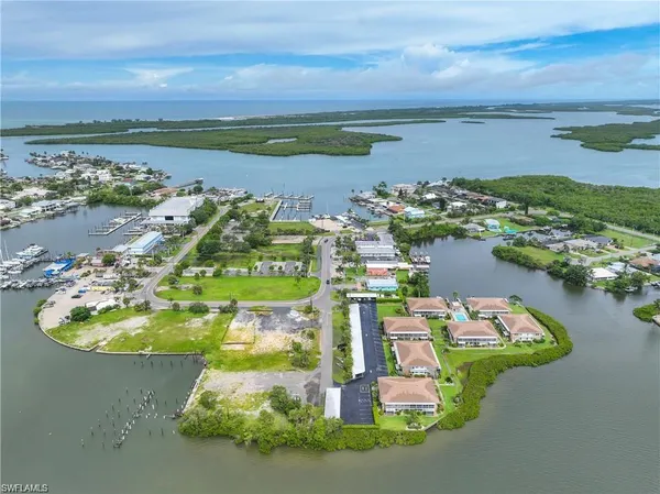 $369,999 | 330 Kon Tiki Drive, Unit C7, Naples, FL 34113