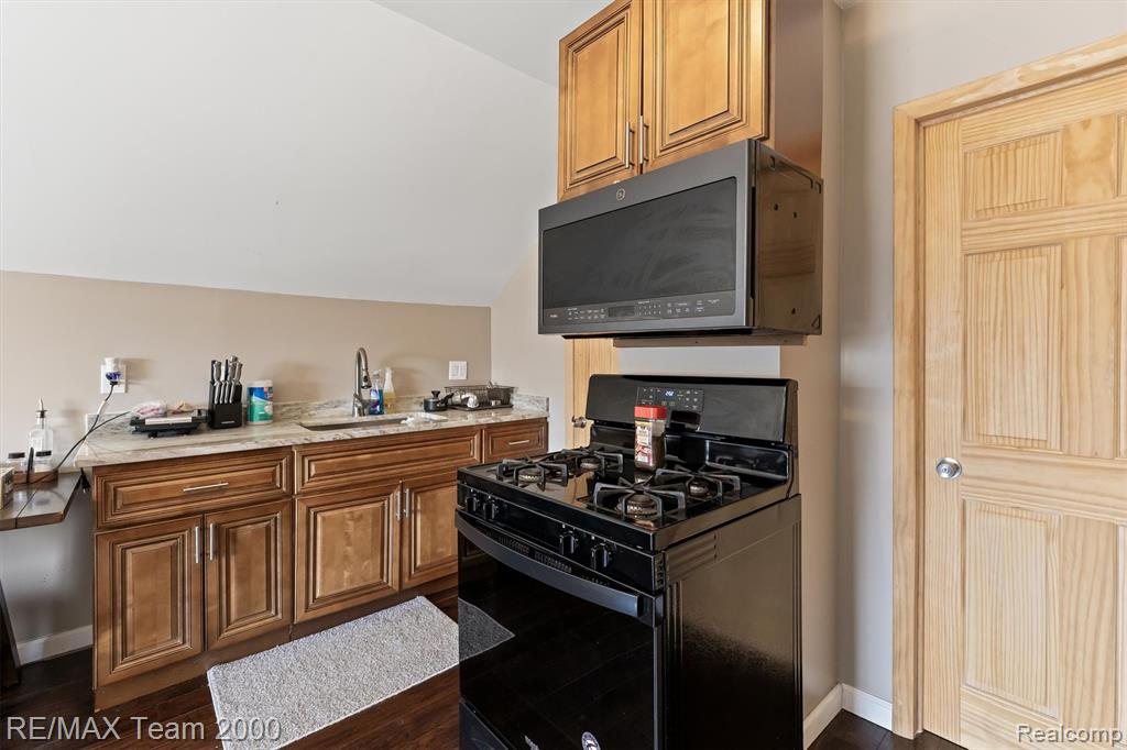 5734 North Gulley Road Dearborn Heights, MI 48127 - Photo 13 of 22
