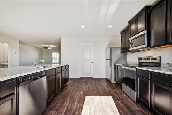 $1,695 | 113 Sunnymeade Lane, Jarrell, TX 76537