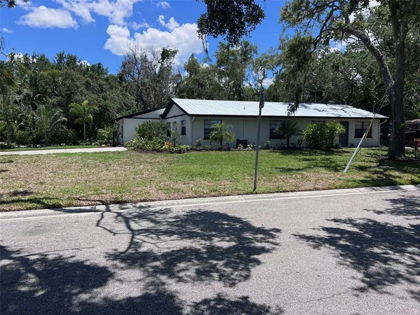 $850,000 | 1840 3rd Avenue East, Bradenton, FL 34208