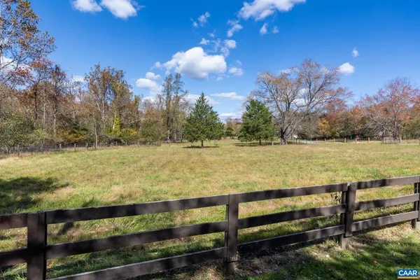 $622,500 | 234 Creek Road, Afton, VA 22920