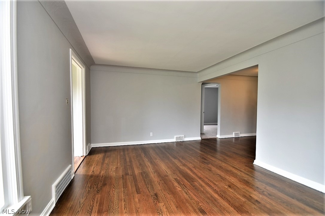 4186 Verona Road Cleveland, OH 44121 - Photo 4 of 35 Gallery Image 4