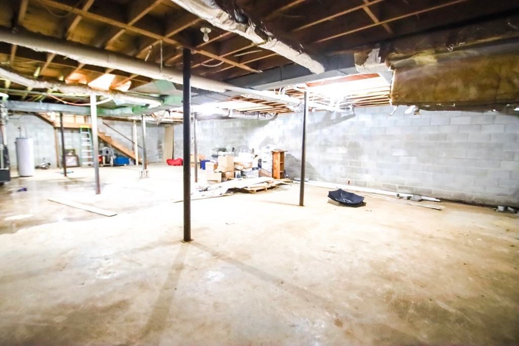 131 Collingwood Road Walling, TN 38587 - Photo 25 of 26 a view of a indoor garage