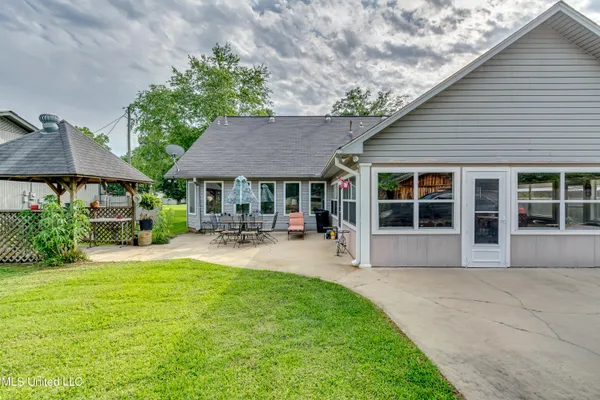 $369,000 | 218 Harbor Lane, Brandon, MS 39047