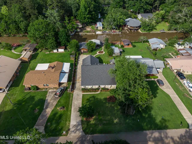 $375,000 | 218 Harbor Lane, Brandon, MS 39047