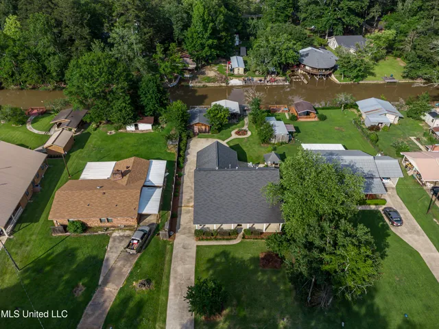 $375,000 | 218 Harbor Lane, Brandon, MS 39047