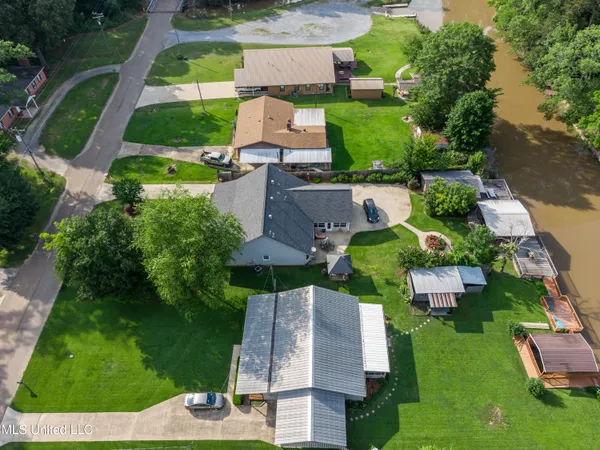 $369,000 | 218 Harbor Lane, Brandon, MS 39047