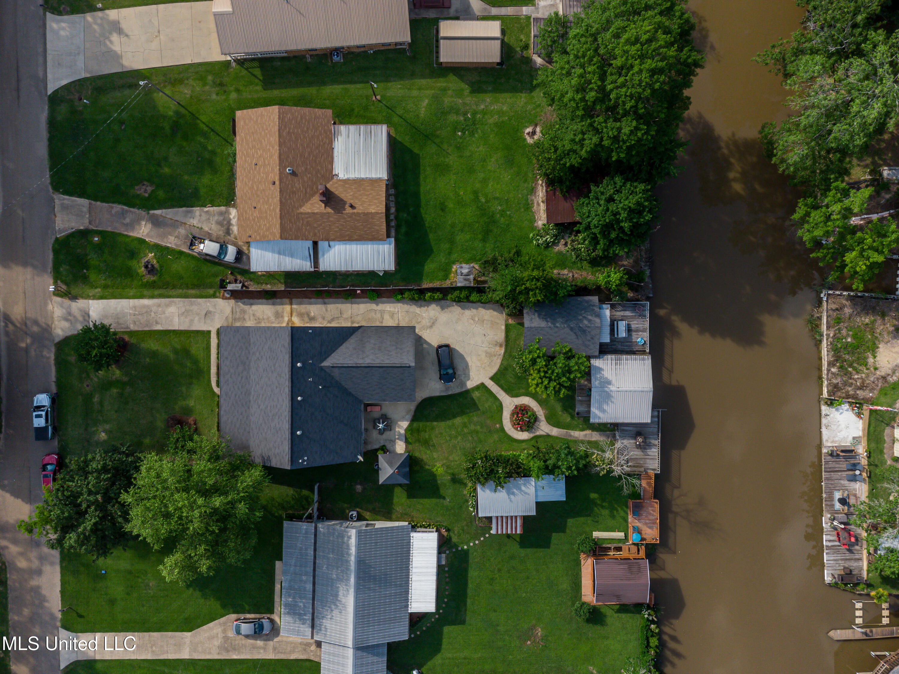 218 Harbor Lane Brandon, MS 39047 - Photo 83 of 85 218 Harbor Lane drone-14