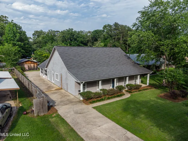 $375,000 | 218 Harbor Lane, Brandon, MS 39047